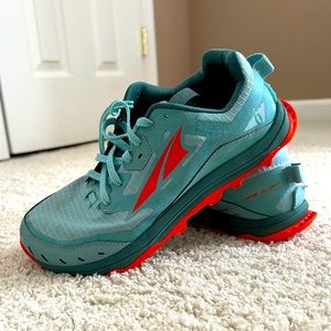 ALTRA Lone Peak 6 Trail Running Shoe - Dusty Teal - Women’s Size 8